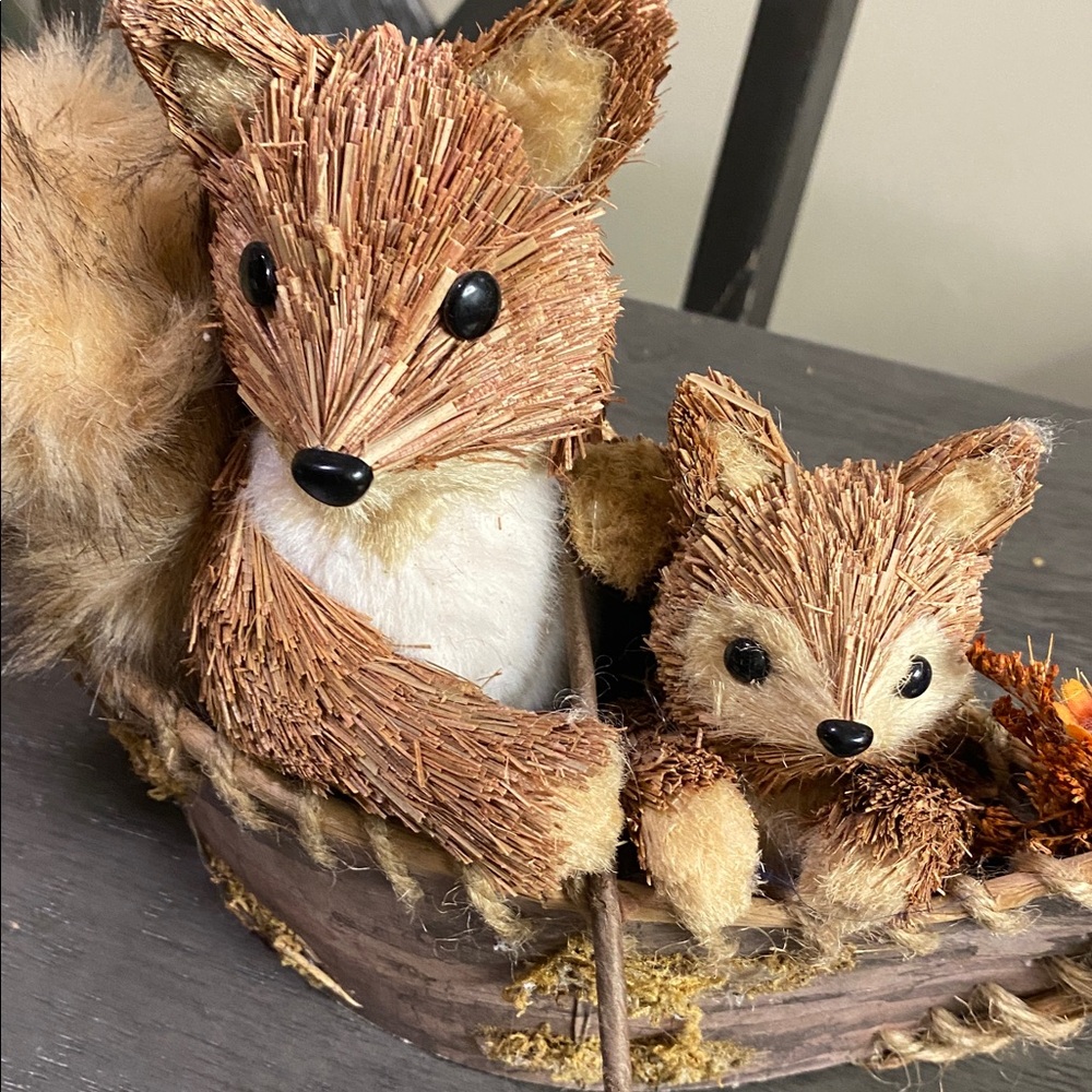 Charming Brown Fox Figurine Set - Picture 2 of 4